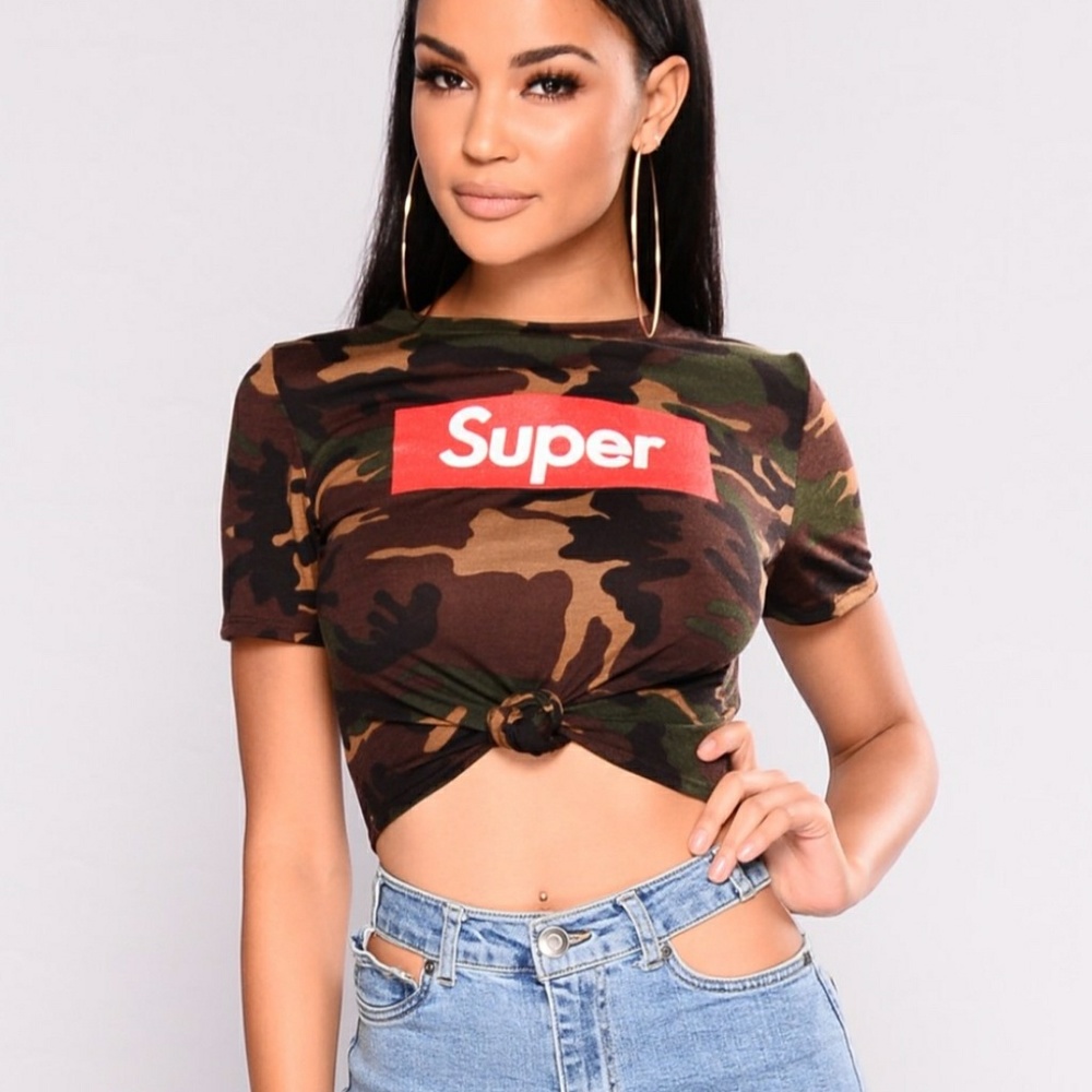 "Super" camo knotted crop top